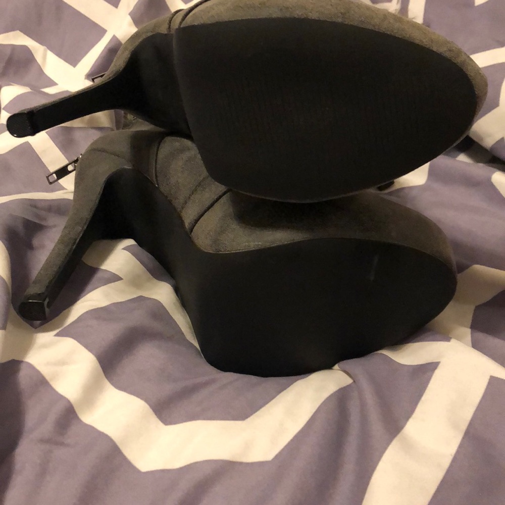 Heels - Picture 3 of 7
